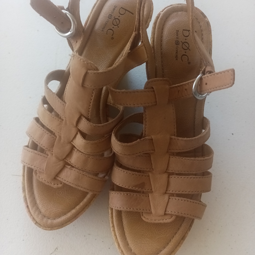 Tan boc wedges